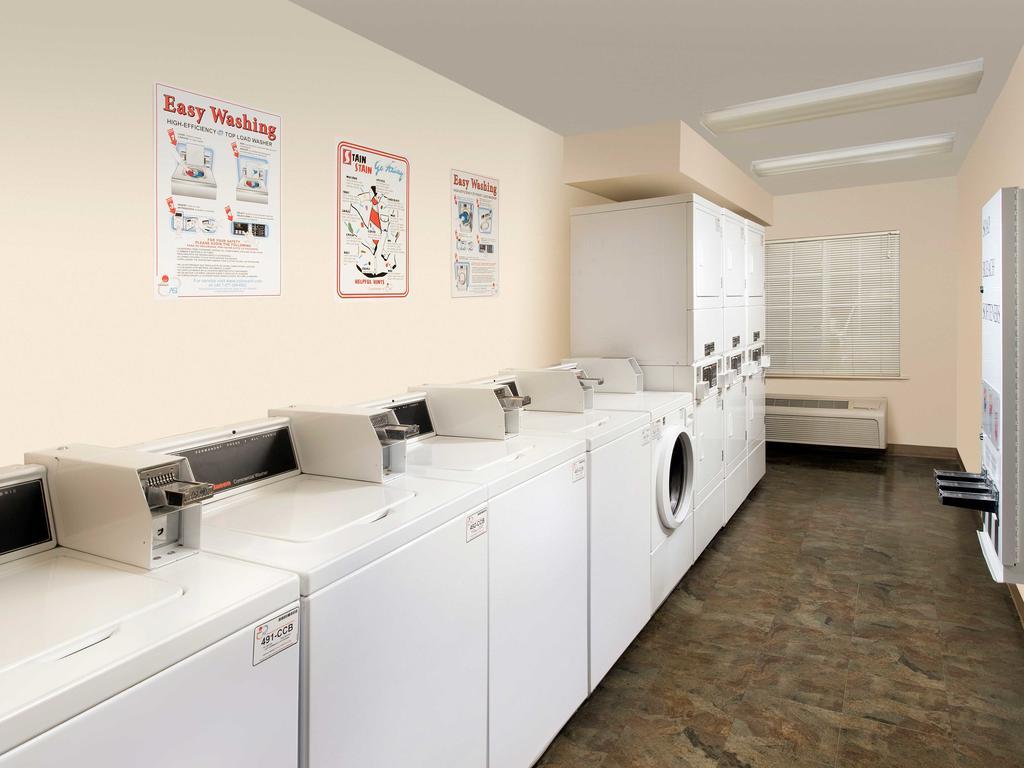 Woodspring Suites Kansas City Mission Merriam Екстериор снимка